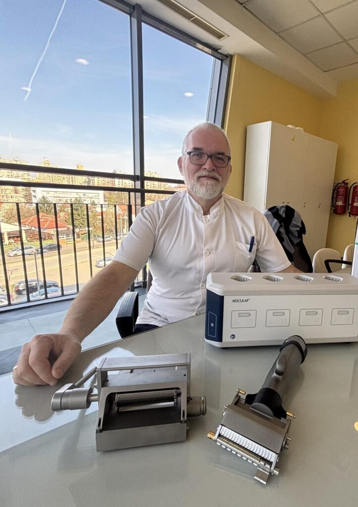 НОВА ОПРЕМА ЗА ВРХУНСКУ РЕКОНСТРУКТИВНУ ХИРУРГИЈУ У УКЦ НИШ- ЕЛЕКТРИЧНИ ДЕРМАТОМ УНАПРЕЂУЈЕ ЛЕЧЕЊЕ НАЈТЕЖИХ ПАЦИЈЕНАТА