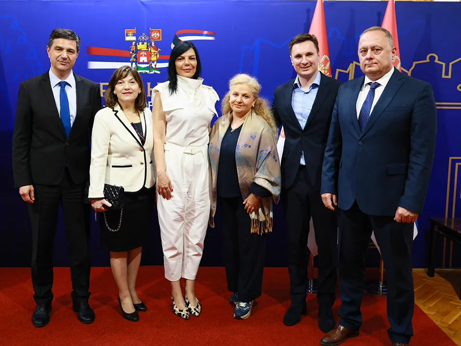 За сигурнију бригу о деци и одраслима: Сертификати за личне пратиоце и персоналне асистенте